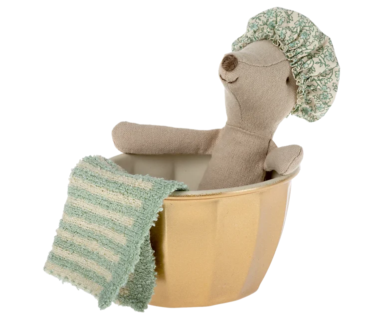 Ratona en su bañera