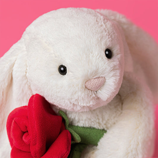 Conejo peluche con rosa Jellycat. Edición especial San Valentín. Cream Bunny with Rose Jellycat