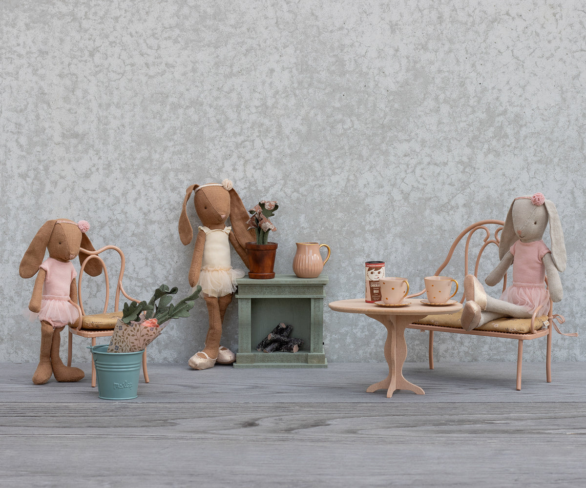 Mesa de comedor oval Maileg de madera natural - mueble para la casa de los ratones