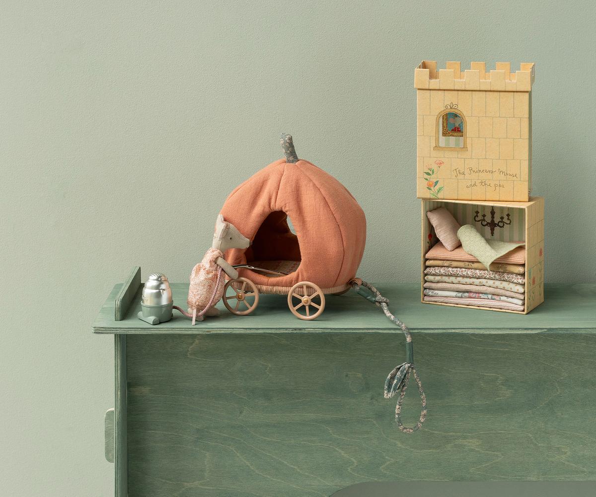 Carroza de Calabaza, ratón Mailég