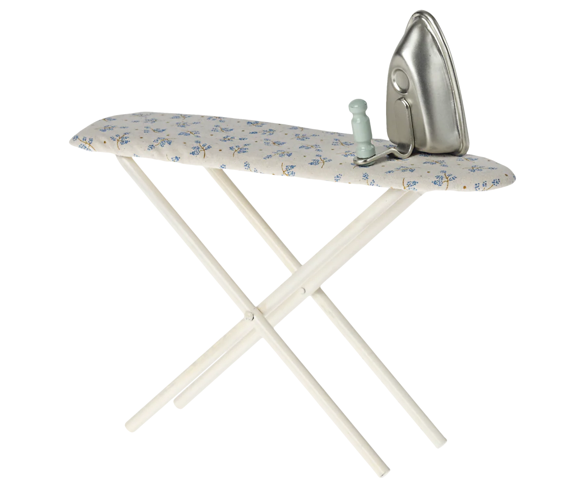 Plancha y tabla de planchar